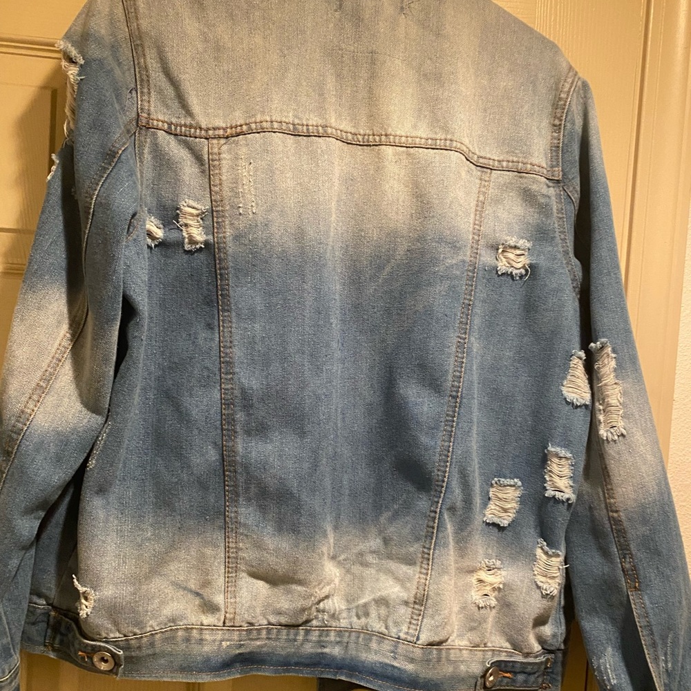 Distressed Jean jacket - Picture 3 of 4